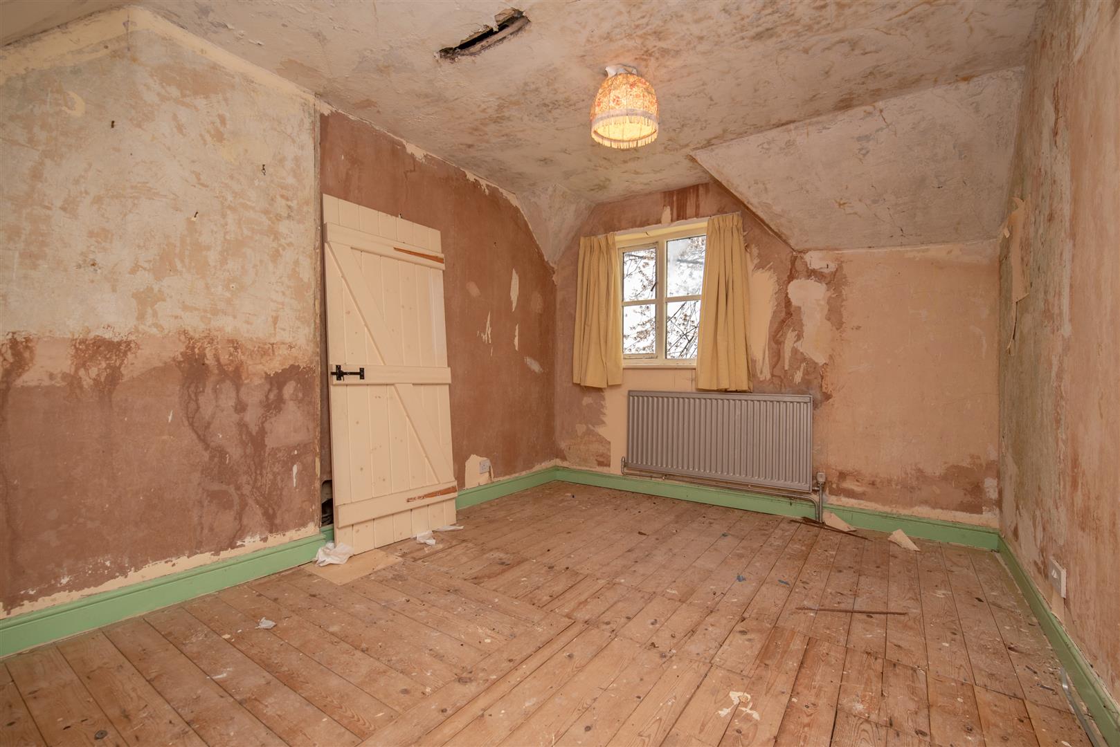 Bedroom 2 (Rear)